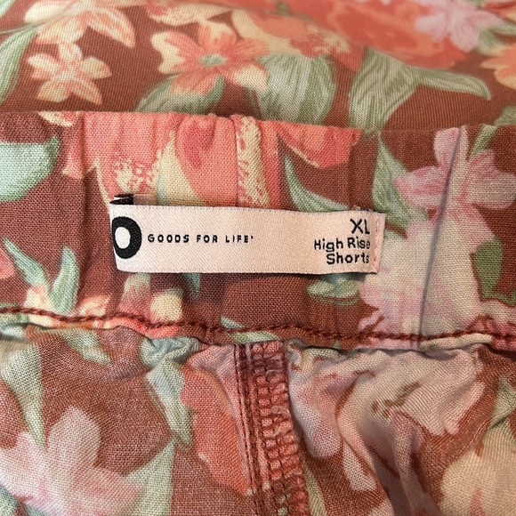 SO Floral Ruffle Shorts - Picture 8 of 8